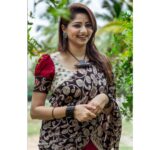 Rachita Ram Instagram - Wearing my favourite #kalamkarihalfandhalfsaree designed by @tejukranthi and paired it with a beautiful oxidised silver jewellery by @bcos_its_silver✨♥️ makeup by @mohanrao931 hair by @kammarishivarajchary Photography @mayarthaproductions