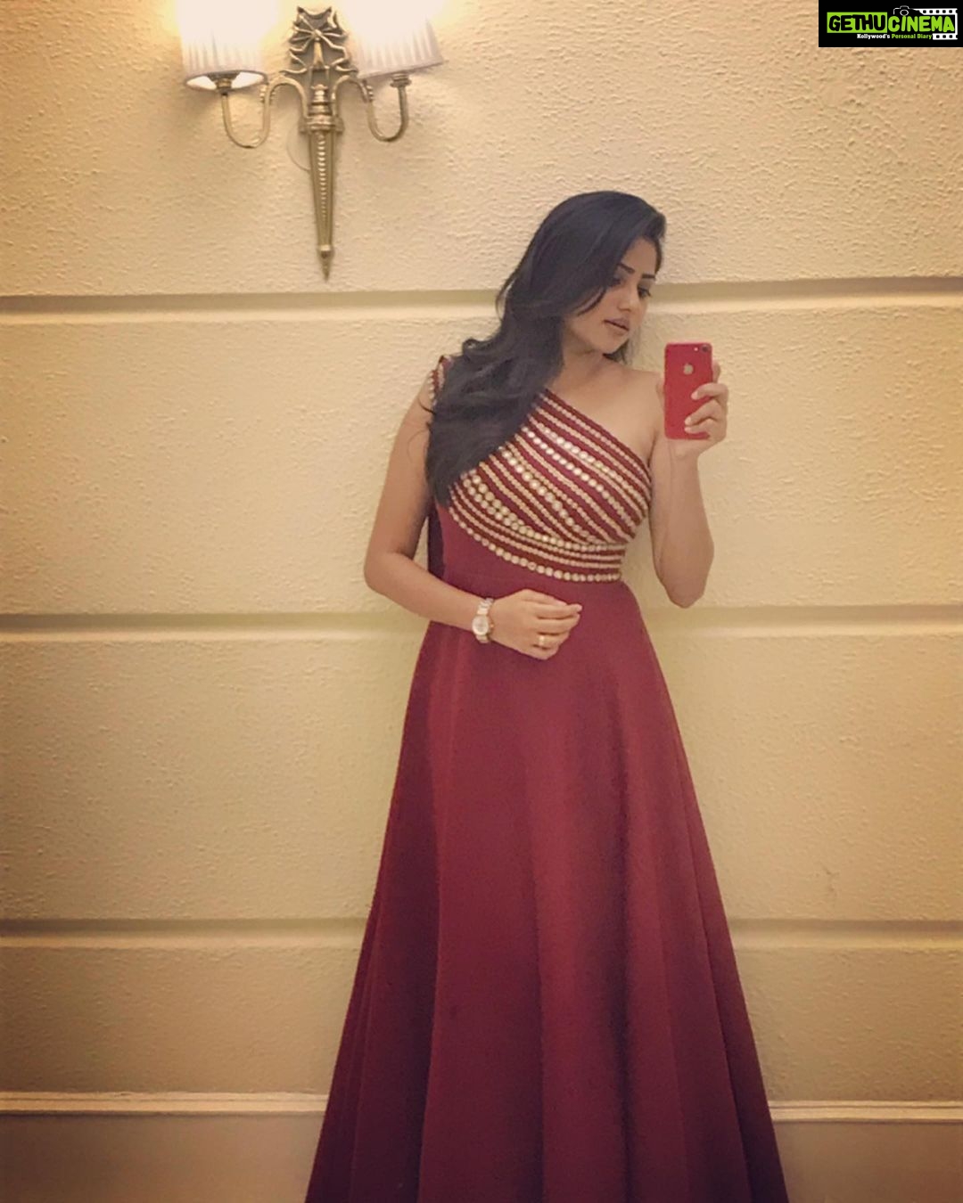 Rachita Ram Instagram - ✨♥️ Wearing @swapnareddy9449 Earrings @bcos_its_silver Styled by @tejukranthi Assisted by @rajeshputtaiah Makeup & Hair by @mohanrao931 & @paramesh_kammari