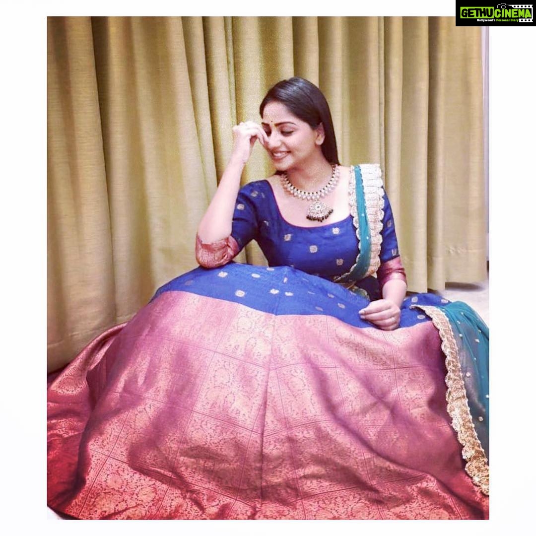 Rachita Ram Instagram - “Princess is not just a character in a fairy tale, she exists in you and me and every gorgeous woman out there, one such moments was when I wore this outfit” . . Indian version of Cinderella gown Styled by @tejaswinikranthistylefiles Assisted by @rajeshputtaiah Gorgeous outfit by @sindhureddyofficial Neckpiece by @unniyarchajewelry H&M @gm6.bridalmakeup & @mohanrao931