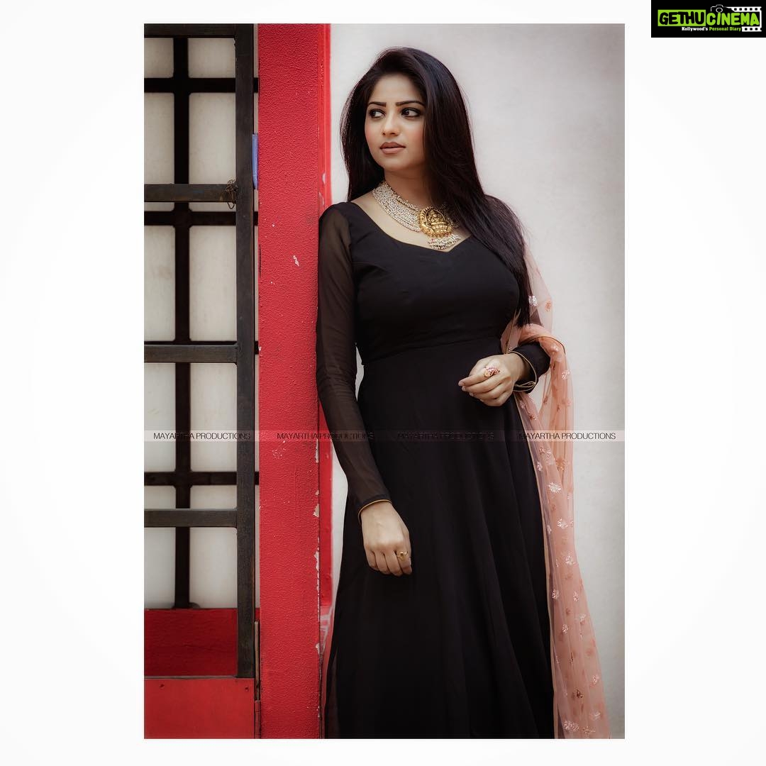 Rachita Ram Instagram - #majabharata Outfit & styling @tejukranthi Assisted by @rajeshputtaiah Jewellery @lotus_silver_jewellery H&M @paramesh_kammari & @mohanrao931 Photography @mayarthaproductions
