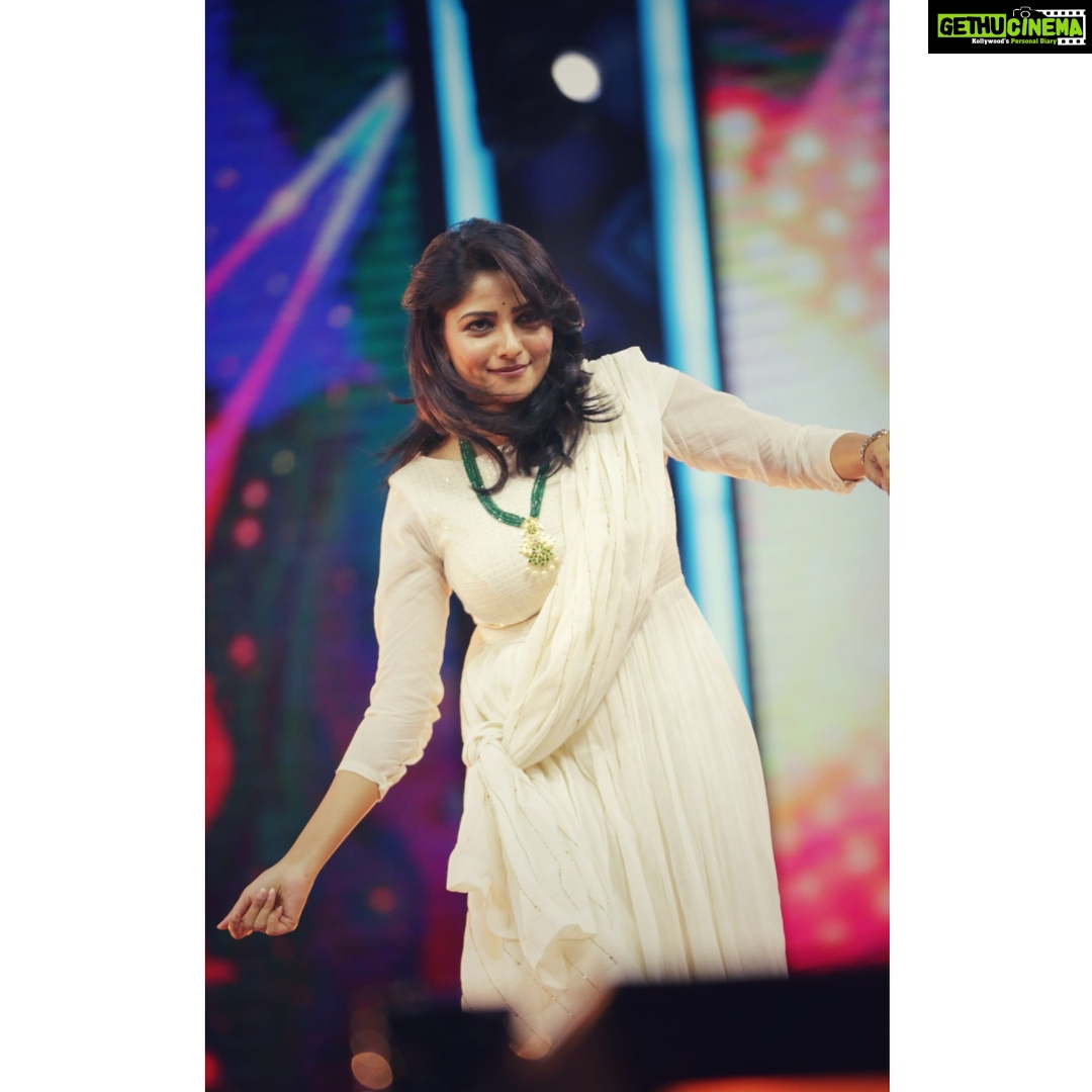 Rachita Ram Instagram - Glimpse of the audio launch✨ #natasarvabhouma #hublipeople and @zeekannada #thankstoallofyou for making the event a very big success🙏🏻🙌🏻