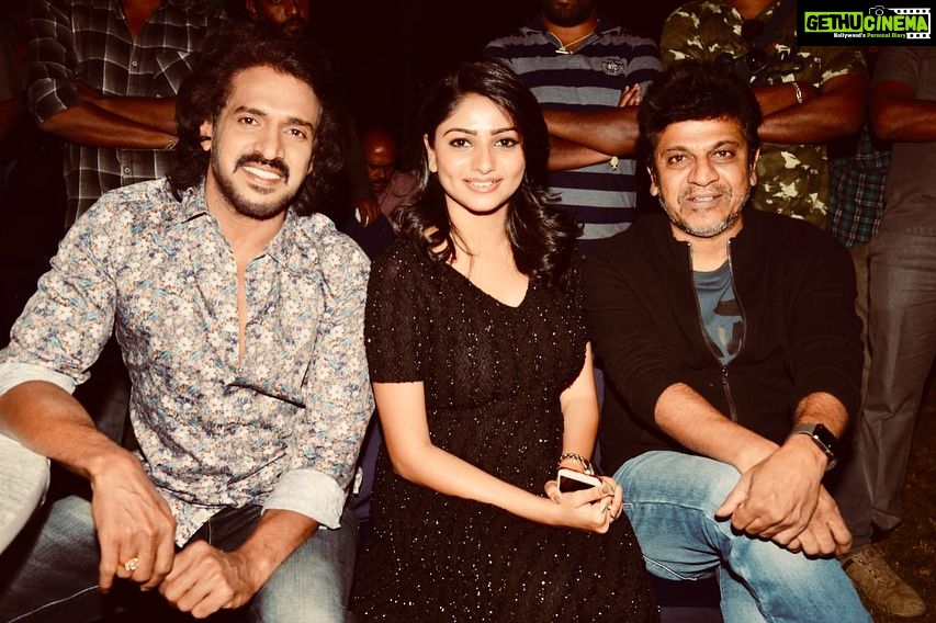 Rachita Ram Instagram - #ILOVEYOU🤟🏻#trailerlaunchevent✨#withthelegendsoftheindustry#shivannaanduppisir😎#celebrations🎉 @nimmaupendra