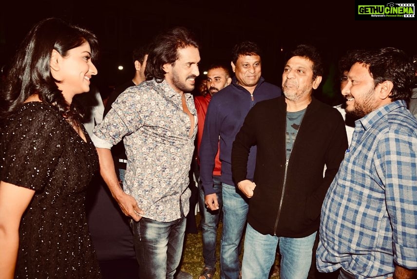Rachita Ram Instagram - #ILOVEYOU🤟🏻#trailerlaunchevent✨#withthelegendsoftheindustry#shivannaanduppisir😎#celebrations🎉 @nimmaupendra
