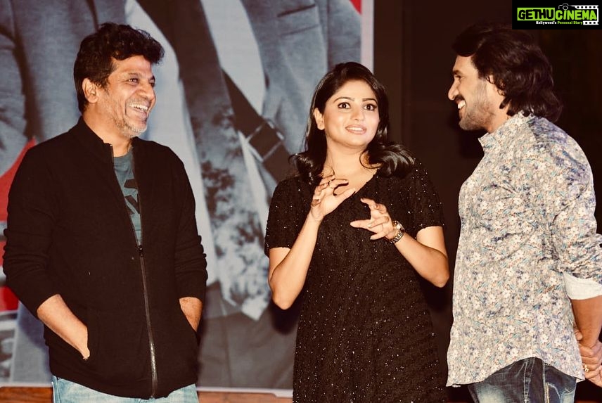 Rachita Ram Instagram - #ILOVEYOU🤟🏻#trailerlaunchevent✨#withthelegendsoftheindustry#shivannaanduppisir😎#celebrations🎉 @nimmaupendra