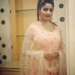Rachita Ram Instagram - ☺️ Styling @tejaswinikranthistylefiles Assisted by @rajeshputtaiah Outfit @poorvikahegde.official Accessories @kushalsfashionjewellery M&H @mohanrao931 and @paramesh_kammari