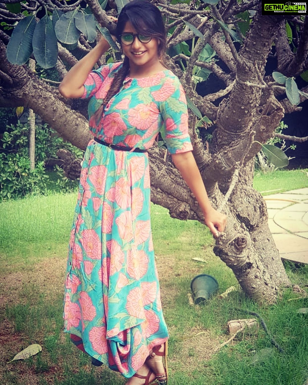 Rachita Ram Instagram - HAPPY MIND HAPPY LIFE🌸 #loveyourselfmore💗#alwayshaveasmilenomatterwhat#stayhappyandblessed💖#goodvibesonly✨#peace✌🏻love♥️beyoutifulvibes📿
