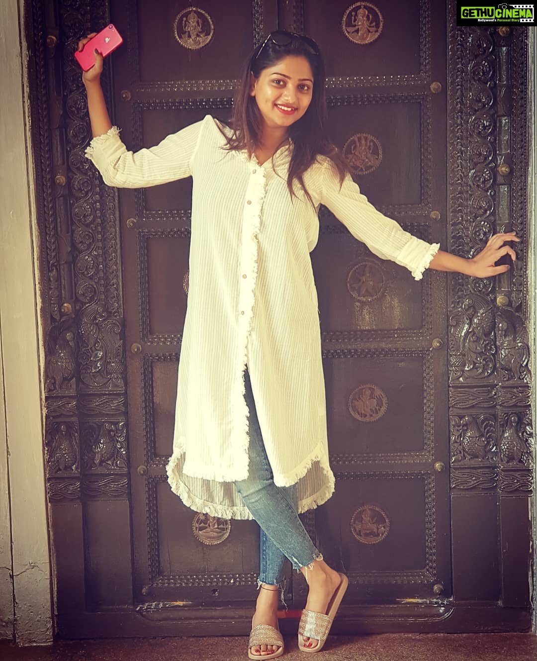 Rachita Ram Instagram - #withoutmakeup#redlipstick💄#posingtothecamera❤️#mornngclick
