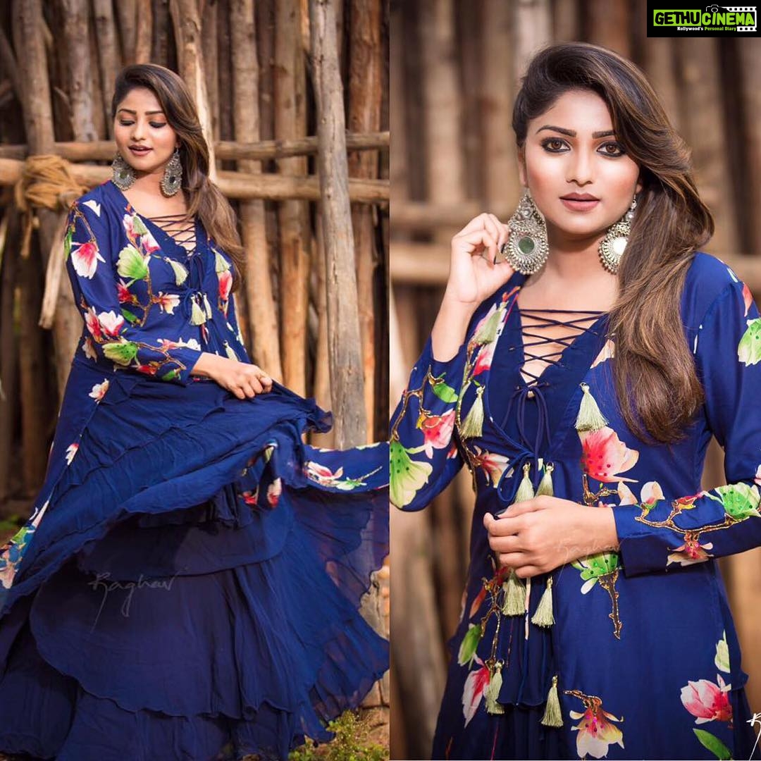 Rachita Ram Instagram - Styling by @tejaswinikranthistylefiles Assisted by @rajesh_puttaiah Outfit by @tottadesigns Hair @paramesh_kammari Photography by @raaghavphotography makeup by @lokesh2662
