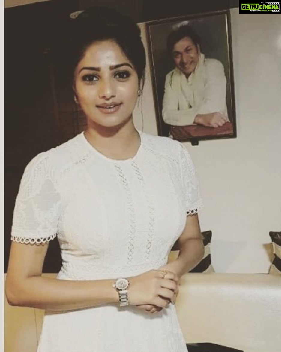 Rachita Ram Instagram - The best and the most beautiful things in the world can’t be seen or even touched. They must be felt with the heart✌🏻☺️ #blessedtobeinKFI✌🏻#drrajkumarsir#fanforever