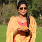 Rachita Ram Instagram – Holi holi holi holi…RANGHOLI ಸಕ್ಕರೆ ನಾಡಿನಿಂದ ತಮ್ಮೆಲರಿಗೂ ಹೊಲಿ ಹಬ್ಬದ ಶುಭಾಶಯಗಳು..🙂#mandya#onthesetsofayogy✌🏻#loveyouall