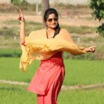 Rachita Ram Instagram – Holi holi holi holi…RANGHOLI ಸಕ್ಕರೆ ನಾಡಿನಿಂದ ತಮ್ಮೆಲರಿಗೂ ಹೊಲಿ ಹಬ್ಬದ ಶುಭಾಶಯಗಳು..🙂#mandya#onthesetsofayogy✌🏻#loveyouall
