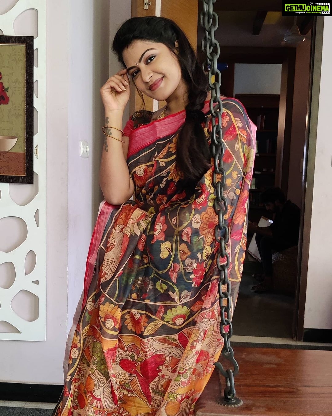 Rachitha Mahalakshmi Instagram - 🌟 Until it's ur turn just keep clapping for others... 🌟😇 : #sareelove @fameblueboutique : #supportwomenentrepreneurs🙋🏼💪🏻