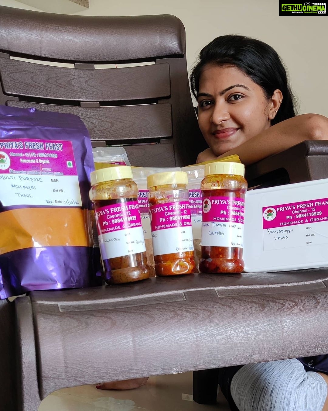 Rachitha Mahalakshmi Instagram - Just a small support for this lady out there working hard 👏 @priyasfreshfeast27 😇👈👈👈👈 Our tiny support Matters a lot to them..... : Home made organic all varities ❤️❤️❤️❤️ : Do check @priyasfreshfeast27 nd do support : #supportwomenentrepreneurs🙋🏼💪🏻