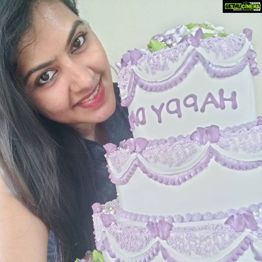 Rachitha Mahalakshmi Instagram - D best and d awesome cake I ever had... πππππππ Just awesome......... ππππππ Thanku my dear @thewowbakers β€οΈβ€οΈβ€οΈβ€οΈβ€οΈβ€οΈβ€οΈβ€οΈβ€οΈβ€οΈ For this s awesome, yummy lovely cake..... U really made my day for no reason..... πβ€οΈπβ€οΈπβ€οΈπβ€οΈβ€οΈβ€οΈ Thanku again @thewowbakers πβ€οΈπβ€οΈπβ€οΈβ€οΈ