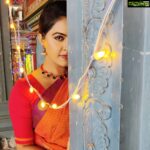 Rachitha Mahalakshmi Instagram – Amman madiyilae……. 🙌🙌🙌🙌🙌
:
@colorstvtamil 👈👈👈👈
:
Being versatile is a true blessing….. 😇🤞🤞
:
Hope I have done a little justice to d character given to me 🤞🤞🤞🤞🤞🤞🙌🙌🙌🙌🙌🙌
:
Jewelry sponsor @suraksha_designs ❤️❤️❤️