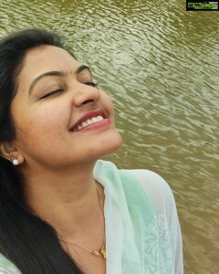 Rachitha Mahalakshmi Instagram - It doesn't matter were u r.... Goa, andaman, Maldives etc, or even at ur home....! Just Live d moment..... 🥰🥰🥰🥰🥰🥰