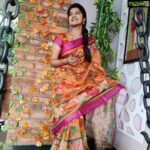 Rachitha Mahalakshmi Instagram – Just in love with these awesome kalamkari digital print Lenin sarees from
@fameblueboutique ❤️❤️❤️❤️❤️❤️ awwww they r just waooooo nd soooo comfortable….. 🤗🤗🤗
:
Upcoming in NINI 😇
:
If it Feels monotonous well yes I am ! 😏🤷🏻♀️
Always a saree lover…
:
#Sareelove
:
#supportwomenentrepreneurs🙋🏼💪🏻