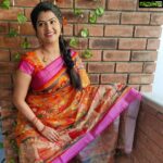Rachitha Mahalakshmi Instagram – Just in love with these awesome kalamkari digital print Lenin sarees from
@fameblueboutique ❤️❤️❤️❤️❤️❤️ awwww they r just waooooo nd soooo comfortable….. 🤗🤗🤗
:
Upcoming in NINI 😇
:
If it Feels monotonous well yes I am ! 😏🤷🏻♀️
Always a saree lover…
:
#Sareelove
:
#supportwomenentrepreneurs🙋🏼💪🏻