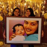 Rachitha Mahalakshmi Instagram - Look at that Happy ND surprised face.... 😃😃😃😃😃😃😃 Just waoooo.... Can do anything to c that..... ❤️🥰❤️🥰❤️🥰❤️🥰❤️🥰❤️ Am always here to spread happiness..... ❤️ @ggvoiceartist 🎂🎁🥳🎉🎁🥳🎈🎉👯‍♀️💃🎊🥳.... U deserve all my love.... : @sia.gifts ❤️ that's an amazing frame I must tell... Perfect one..... 🤝😇 And thanku my dear @the_jaz_cakes for making this lovely cake , 🙌😇