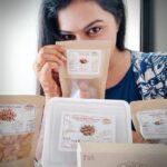 Rachitha Mahalakshmi Instagram - It doesn't get something better than this... It feels like waoooo wen u get ur favourite snacks in a healthy pack... Wt can I wish more than this.... Yummy Chikkis , palm sure sweets, my fav thaen mittai 😋😋😋😋😋😋😋😋😋😋😋😋😋😋😋 completely healthy..... 😇😇😇😇 Guys u really have to try it 👉👉 @organutz 😋😋😋😋😋😋 Toooooo goood ❤️❤️❤️❤️❤️