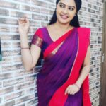 Rachitha Mahalakshmi Instagram – 😇🤝
Doctor tha ana amman doctor….. 
Dr court kudukalae to click pics…. 
🤭🤭🤭