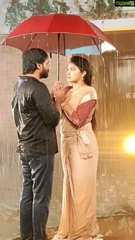 Rachitha Mahalakshmi Instagram - Well another fav song of mine.... ππππππππ : Indha vaaram NINI malai reels varammmm..... πππππππ : Scene varaa yeppudiyum late aggum namba reels pottu thalluvom ππππ : #reelsinstagram #reels #trendingsong #rachumafavsong #rachumasongcollections #rachithamahalakshmi