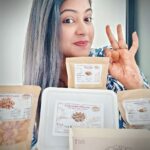 Rachitha Mahalakshmi Instagram - It doesn't get something better than this... It feels like waoooo wen u get ur favourite snacks in a healthy pack... Wt can I wish more than this.... Yummy Chikkis , palm sure sweets, my fav thaen mittai 😋😋😋😋😋😋😋😋😋😋😋😋😋😋😋 completely healthy..... 😇😇😇😇 Guys u really have to try it 👉👉 @organutz 😋😋😋😋😋😋 Toooooo goood ❤️❤️❤️❤️❤️