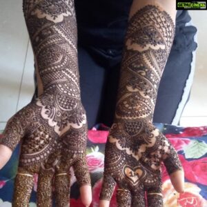 Rachitha Mahalakshmi Instagram - Mehandi love 😁😁😁❤️❤️❤️❤️❤️❤️❤️❤️
:
Must appreciate @mehandi_by_asma  for her passion for art..... 👏🏻👏🏻👏🏻👏🏻👏🏻
: 
In love with my hands.... 👐😍😍😍😍😍😍😍