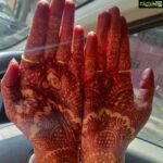 Rachitha Mahalakshmi Instagram - Mehandi love 😁😁😁❤️❤️❤️❤️❤️❤️❤️❤️ : Must appreciate @mehandi_by_asma for her passion for art..... 👏🏻👏🏻👏🏻👏🏻👏🏻 : In love with my hands.... 👐😍😍😍😍😍😍😍