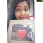 Rachitha Mahalakshmi Instagram - Love morning's...... 😍😍😍😍😍😍😍 : Yummy 😋 valentine ❤️❤️❤️❤️❤️ hamper from @frosty_fondues 😋😋😋😋😋 : This one's really cute ❤️❤️❤️❤️❤️