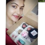 Rachitha Mahalakshmi Instagram – Love morning’s…… 😍😍😍😍😍😍😍
:
 Yummy 😋 valentine ❤️❤️❤️❤️❤️
 hamper from @frosty_fondues 😋😋😋😋😋
:
This one’s really cute ❤️❤️❤️❤️❤️