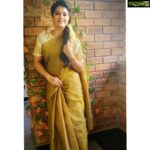 Rachitha Mahalakshmi Instagram - In love with d combo..... ❤️❤️❤️❤️ : Saree love @_draperr_ 🥰🥰🥰🥰🥰 👈👈👈 : #supportwomenentrepreneurs🙋🏼💪🏻