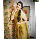 Rachitha Mahalakshmi Instagram - In love with d combo..... ❤️❤️❤️❤️ : Saree love @_draperr_ 🥰🥰🥰🥰🥰 👈👈👈 : #supportwomenentrepreneurs🙋🏼💪🏻