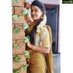 Rachitha Mahalakshmi Instagram - In love with d combo..... ❤️❤️❤️❤️ : Saree love @_draperr_ 🥰🥰🥰🥰🥰 👈👈👈 : #supportwomenentrepreneurs🙋🏼💪🏻