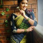 Rachitha Mahalakshmi Instagram – 😇😇😇😇😇
Saree love @__.rkn._.sarees.__ 👈
: 
Most popular jade roler face massager @body_and_me_ 👈👈👈
:
#supportwomenentrepreneurs🙋🏼💪🏻