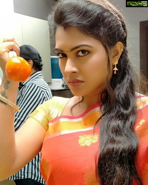 Rachitha Mahalakshmi Instagram - This is how My Monday mornings would be like π€·π»ββοΈπ€·π»ββοΈπ€·π»ββοΈπ€·π»ββοΈπ€·π»ββοΈπ€·π»ββοΈπ€·π»ββοΈπ€·π»ββοΈπ€·π»ββοΈ π Saree love @trendycollections47 π : #supportwomenentrepreneursππΌπͺπ»