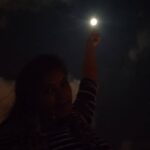 Rachitha Mahalakshmi Instagram – Well d last post of d year 2020 🤷🏻‍♀️
: 
Trying to touch d moon 🌝 which is not possible anyway…. 
Thanku 2020 for “EVERYTHING” 
Thanku for showing wt life is…. 
Thanku for making us understand d reason to live……
Thanku for teaching us wt to value more….. 
U indeed thought us that materialistic things don’t really matter anymore….. 🙌
Inspite of all d struggles v saw d only thing which is constant is “This too shall pass” 🧘‍♀️
Aga motthatulae 2020 Ku oru periyaaaaa kumbudhungoooo…… 🙏🙏🙏🙏🙏🙏🙏🙏🙏🙏
:
Hope for some better, pleasent days in 2021 🤞🤞🤞🤞🤞