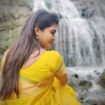 Rachitha Mahalakshmi Instagram - Being for so many years in BENGALURU, didn't even knew v have a kutti waterfalls 🤷🏻‍♀️🤷🏻‍♀️🌊 suprised to c this place😃😃😃