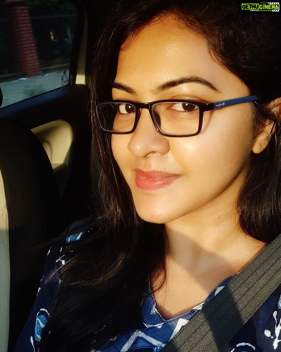 Rachitha Mahalakshmi Instagram - Sun-kissed Morning drives 😋 🚗 😇😇😇😇😇