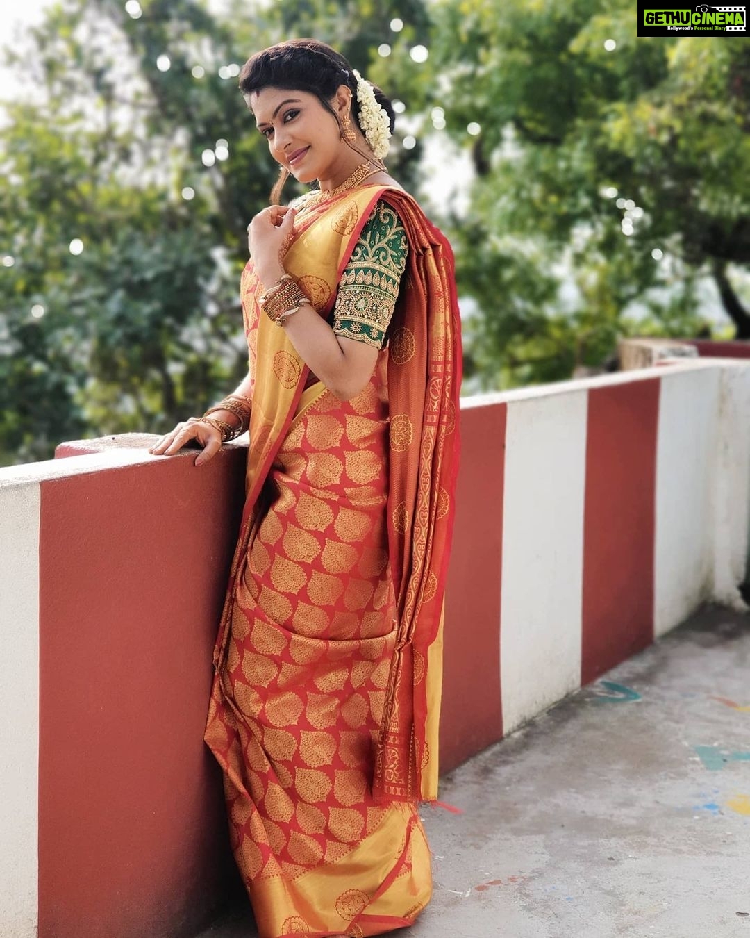 Rachitha Mahalakshmi Instagram - Upcoming *NINI* : SAREE LOVE @jeerafashion 👈 : Customised blouse @daddys_girl_designer_studio ❤️❤️❤️ : Jewelry @vriksham ❤️ : #supportwomenentrepreneurs🙋🏼💪🏻