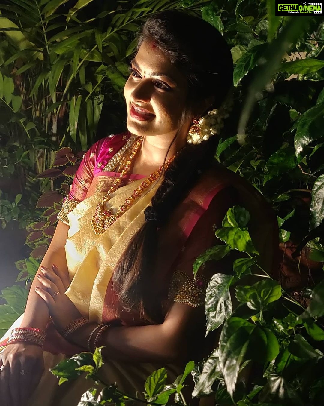 Rachitha Mahalakshmi Instagram - Don't worry About the darkness around u... A Star cannot shine without Darkness 🌟 Dare to shine in dark ✨✨✨ 🙌🙌🙌🙌