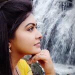 Rachitha Mahalakshmi Instagram - Being for so many years in BENGALURU, didn't even knew v have a kutti waterfalls 🤷🏻‍♀️🤷🏻‍♀️🌊 suprised to c this place😃😃😃