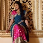 Rachitha Mahalakshmi Instagram - #Ranganayaka ರಂಗನಾಯಕ ಚಿತ್ತರೀಕರಣದ ನಡುವೇ ಫೋಟೋಗೇ ವರಲಕ್ಷ್ಮೀಯ ಪೋಸ್ 😉😉😉😉 Many asked this actually.... here I reveal my character name is Varalakshmi..... 😇😇😇😇 : @directorguruprasad actor_jaggesh