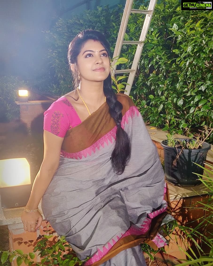 Rachitha Mahalakshmi Instagram - *some beautiful paths can't be discovered by getting lost * π§ββοΈπ§ββοΈπ§ββοΈπ§ββοΈπ§ββοΈπ§ββοΈπ§ββοΈ It's at night, light gets all its beauty.... πππ : MAHA @ NINI π : saree love π @useeshopapp π : Customised blouse @rasidhadesigner ππ : #supportwomenentrepreneursππΌπͺπ»