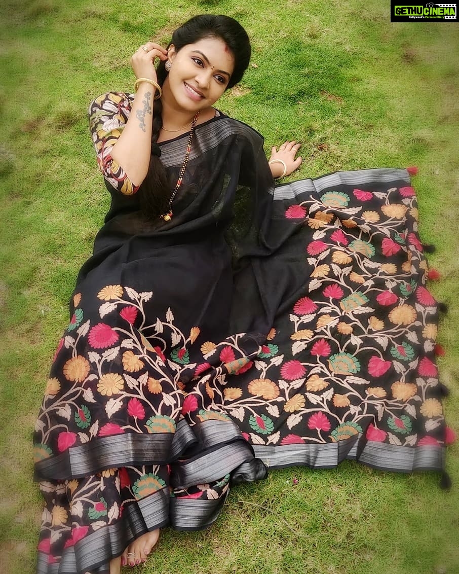 Rachitha Mahalakshmi Instagram - * Hard-work beats talent when talent don't work hard* π€·π»ββοΈπ€·π»ββοΈπ€·π»ββοΈπ€·π»ββοΈππππππππ πͺπ»πͺπ»πͺπ» : Saree love @v.m.fashions πππππ : #supportwomenentrepreneursππΌπͺπ»