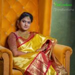 Rachitha Mahalakshmi Instagram - 🌟 Confidence is not they will like me.... Confidence is I'll be fine even if then Don't..... 🌟 😎😎😎😎😎😎 : Muah @prink_beauty_gardenn_ 💄 : Blouse @trendievieracostume 😍😍😍 : Jewellery @chennai_jazz 💎 : Saree @grb_silks 🥻 : Flowers @reesribridalflowers 🌼🌸🏵️🌹 : Henna @zaira_mehendi 🤝 : Photography @mcg_studio8216 📸 : #supportwomenentrepreneurs🙋🏼💪🏻