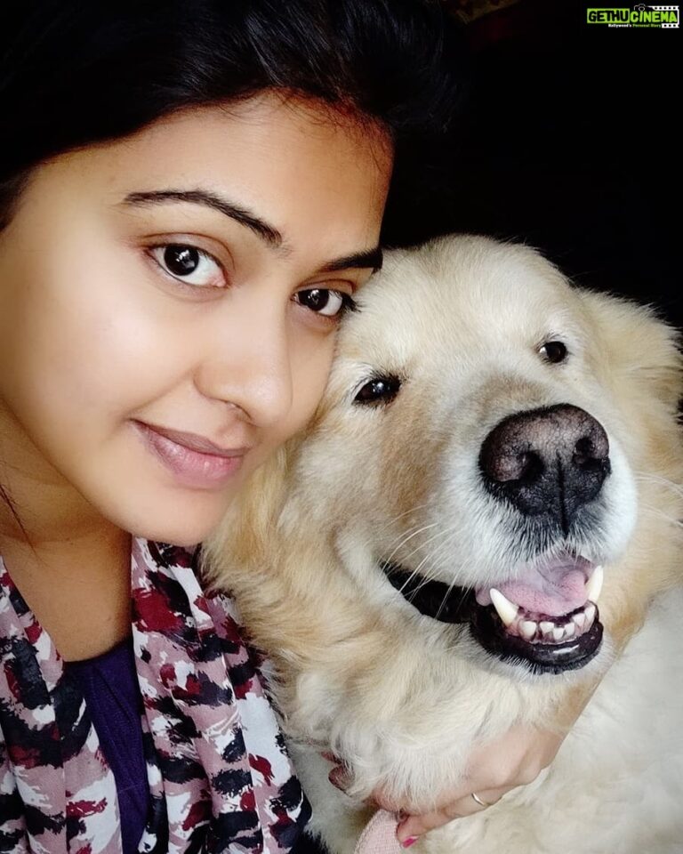 Rachitha Mahalakshmi Instagram - Morning kisseeeeeeeee 🤗🤗🤗🤗🤗😘😘😘😘😘😘😘😘😘😘😘 : My HAPPY 🐶🐾 MORNINGS 🥰😚💓😘😗