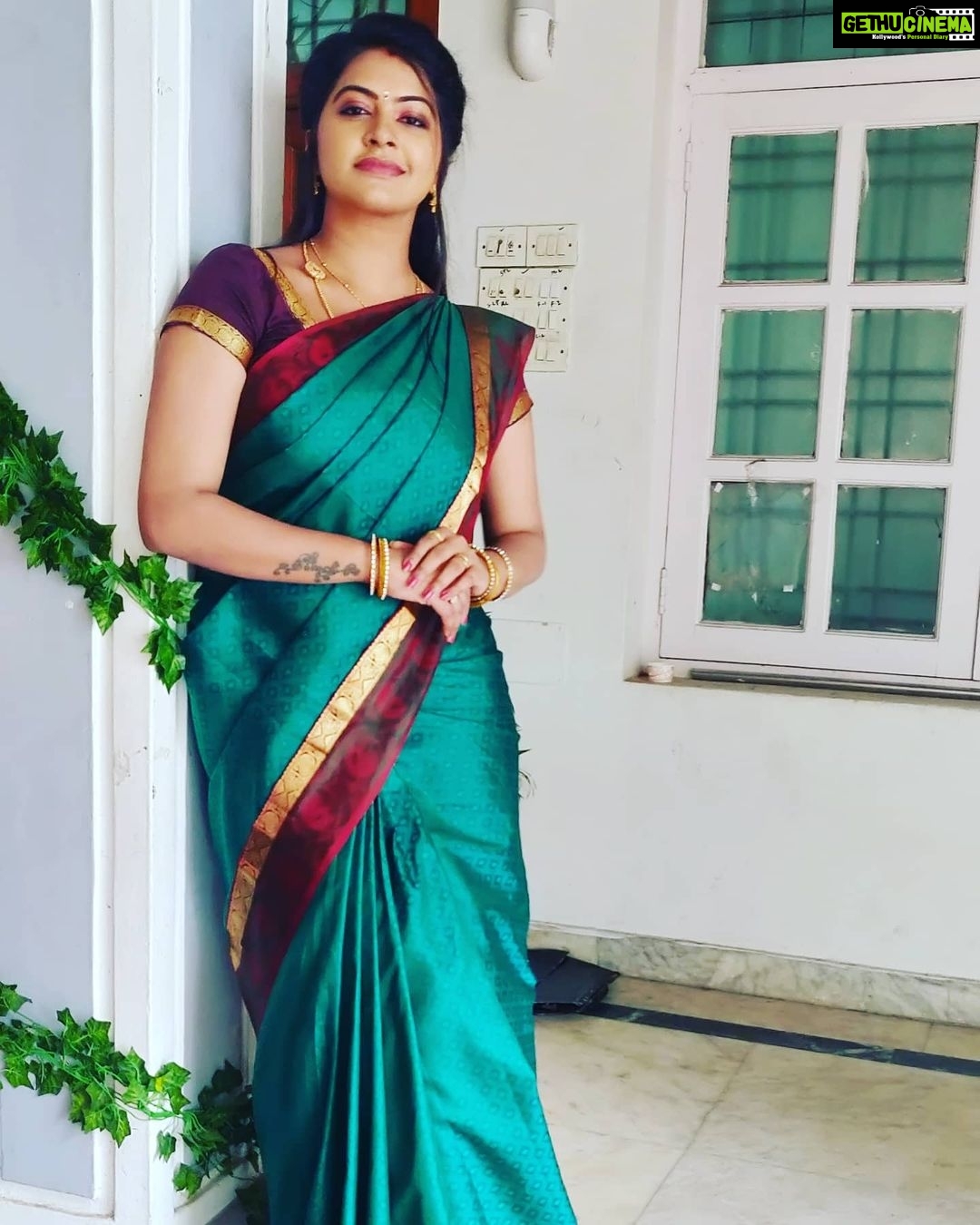 Rachitha Mahalakshmi Instagram - 😇😇😇😇😇 Saree love @n.parvathy_silks ❤️❤️❤️❤️ : #supportwomenentrepreneurs🙋🏼💪🏻