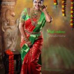 Rachitha Mahalakshmi Instagram - Happy Sunday.....😇😇😇😇😇 ❤️ 😇😇😇 : Muah @prink_beauty_gardenn_ 💄 : Blouse @trendievieracostume 😍😍😍 : Jewellery @chennai_jazz 💎 : Saree @grb_silks 🥻 : Flowers @reesribridalflowers 🌼🌸🏵️🌹 : Henna @zaira_mehendi 🤝 : Photography @mcg_studio8216 📸 : #supportwomenentrepreneurs🙋🏼💪🏻