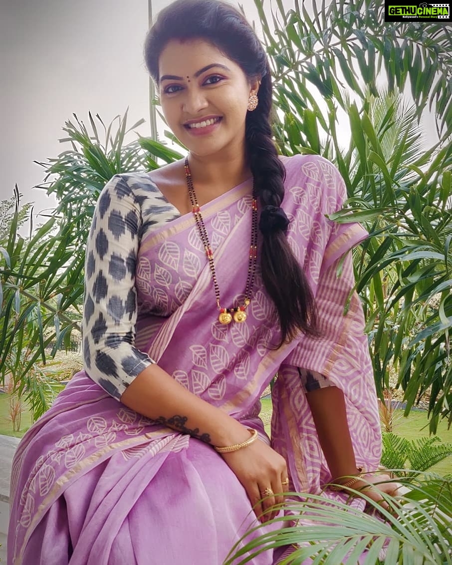 Rachitha Mahalakshmi Instagram - *Never stop giving ur best,just because someone doesn't give u credit * ๐๐๐๐๐๐ : Hope SHAKUNTLA GARU has done her best for d character given inspite of all d ups nd down's ๐ฅบ : Saree love @cleo_clothings ๐ : #supportwomenentrepreneurs๐๐ผ๐ช๐ป